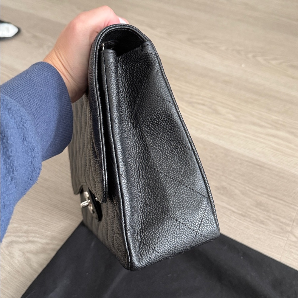 Chanel Pebbled Leather Jumbo Classic Bag - Picture 3 of 12
